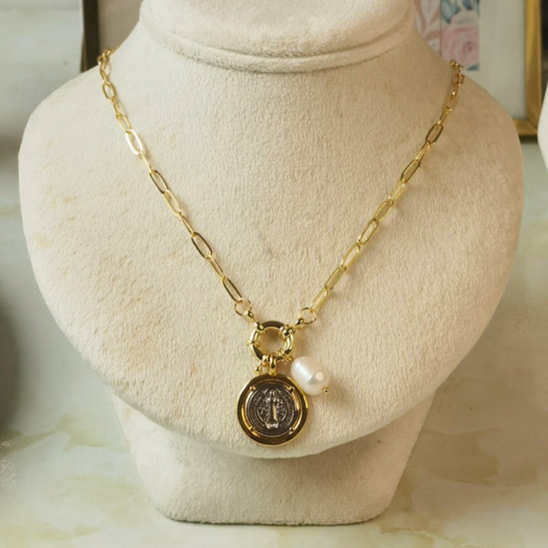 Collar Virgen de San Benito joyeria mujer