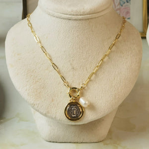 Collar Virgen de San Benito joyeria mujer