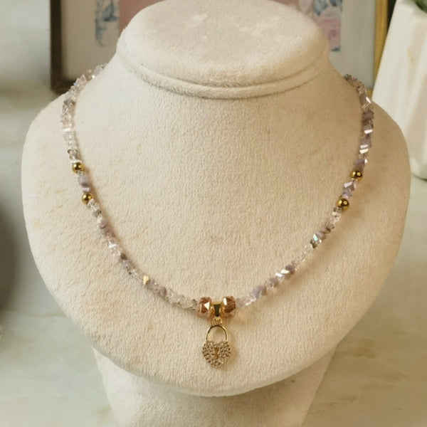 Collar de piedras naturales