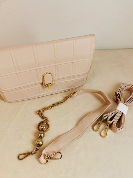 Cartera nude
