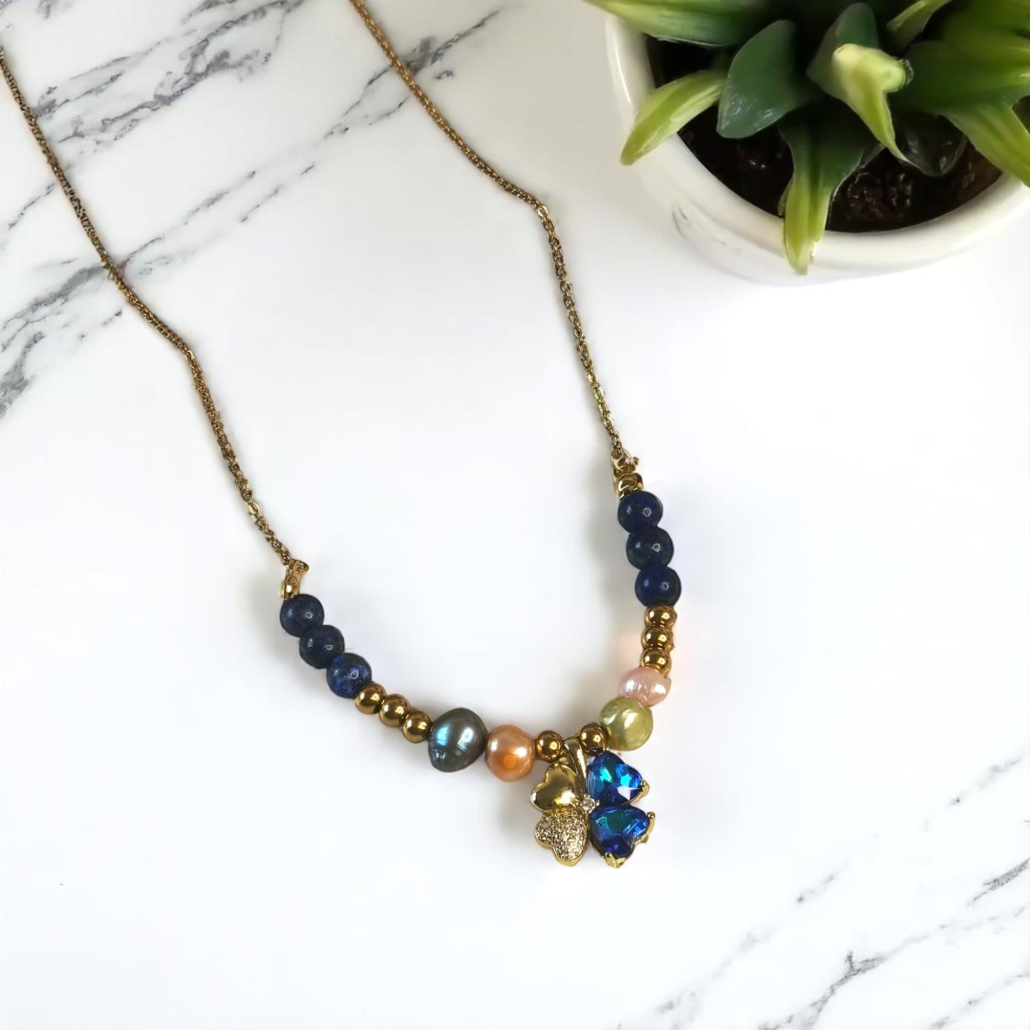 Collar de piedras naturales joyeria hecho a mano