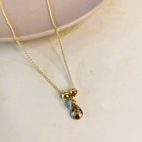 Collar de mujer con piedras naturales