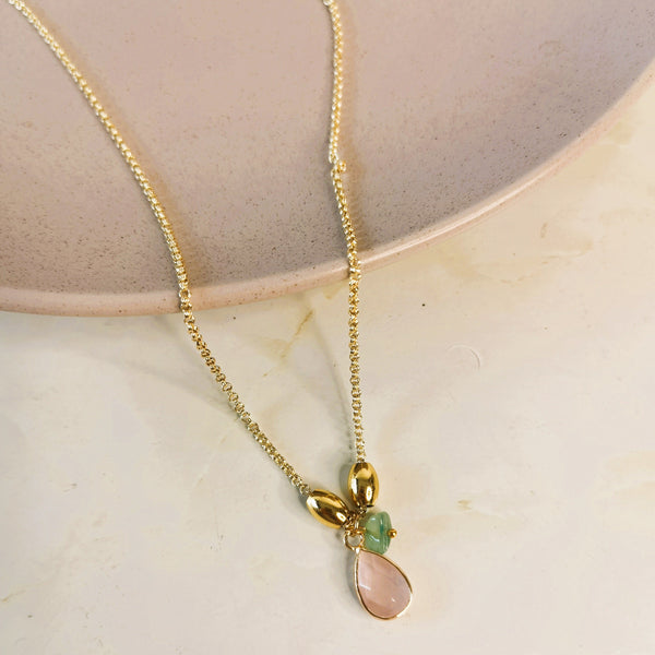 Collar de mujer con piedras naturales