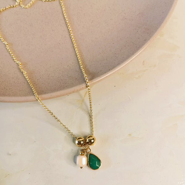 Collar de mujer con piedras naturales