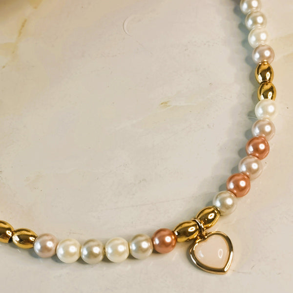 Collar de perlas de mujer