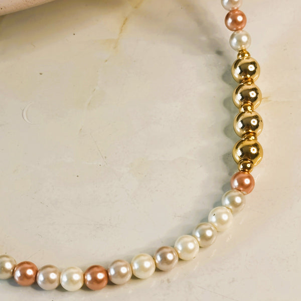 Collar de perlas de mujer