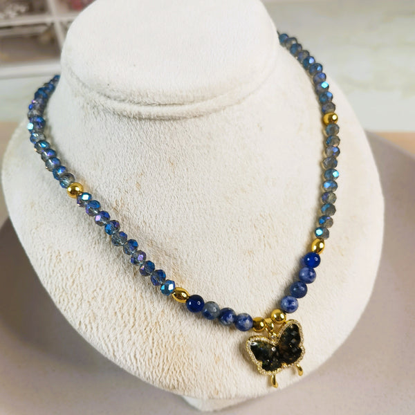 collar de piedras naturales