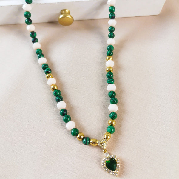 collar de piedras naturales