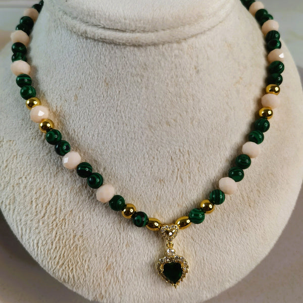 collar de piedras naturales