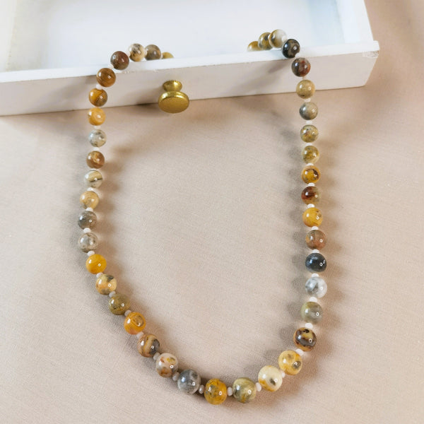 Collar de mujer con piedras naturales