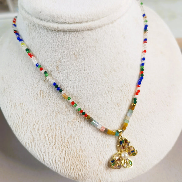 Collar de mujer con piedras naturales