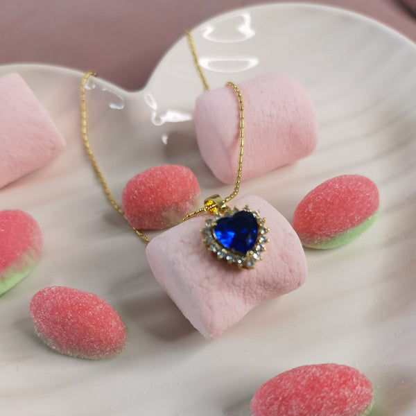 Collar de mujer corazones