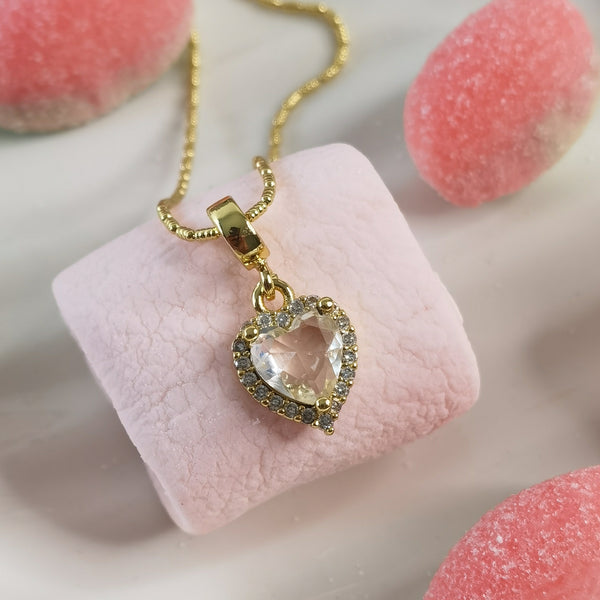 Collar de mujer corazones