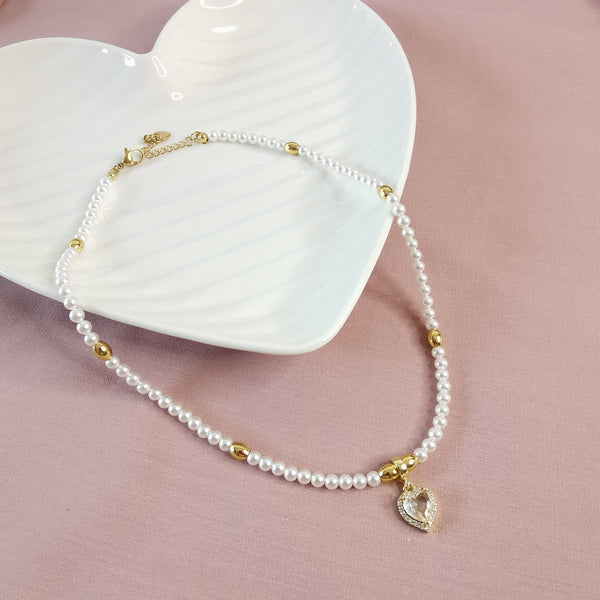Collar de piedras naturales