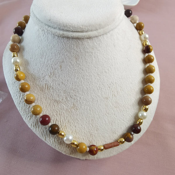 Collar de piedras naturales