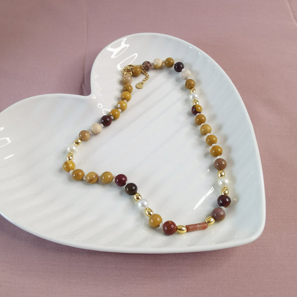 Collar de piedras naturales