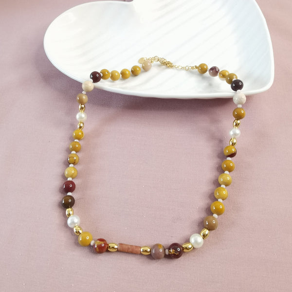 Collar de piedras naturales