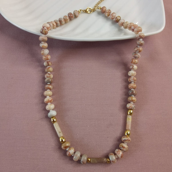 Collar de piedras naturales