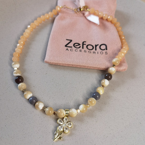 collar de piedras naturales