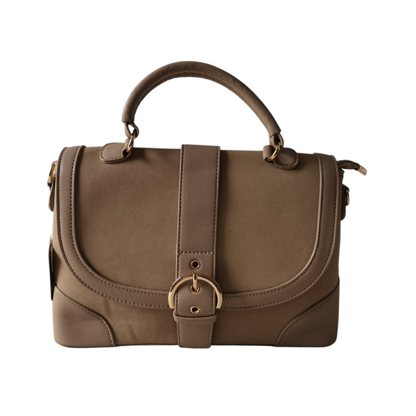 Cartera ZEFORA Classic Chic color beige con diseño estructurado, solapa frontal y detalle de hebilla metálica dorada.