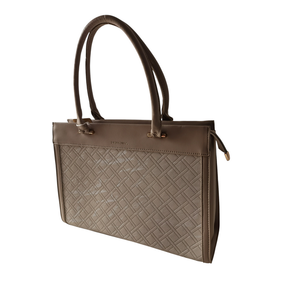 Cartera ZEFORA Firenze grande en color marrón con textura geométrica en relieve, diseño estructurado y asas largas.