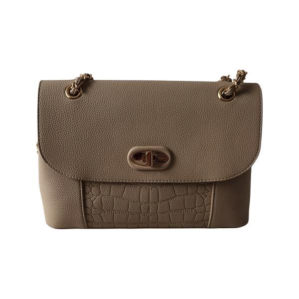 Cartera ZEFORA Olivia color taupe con solapa frontal, textura tipo cocodrilo y detalles de broche metálico dorado