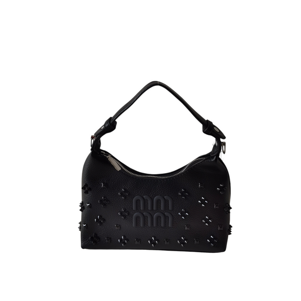 Cartera pequeña ZEFORA Bella negra con silueta curva, detalles en relieve y asa superior para llevar en la mano