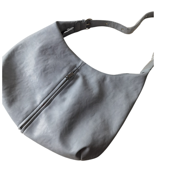 Cartera hobo gris ZEFORA de diseño curvo con acabado suave, asa de hombro y bolsillo frontal con cierre metálico