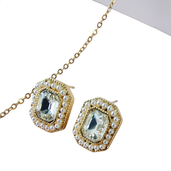 Aretes y collar