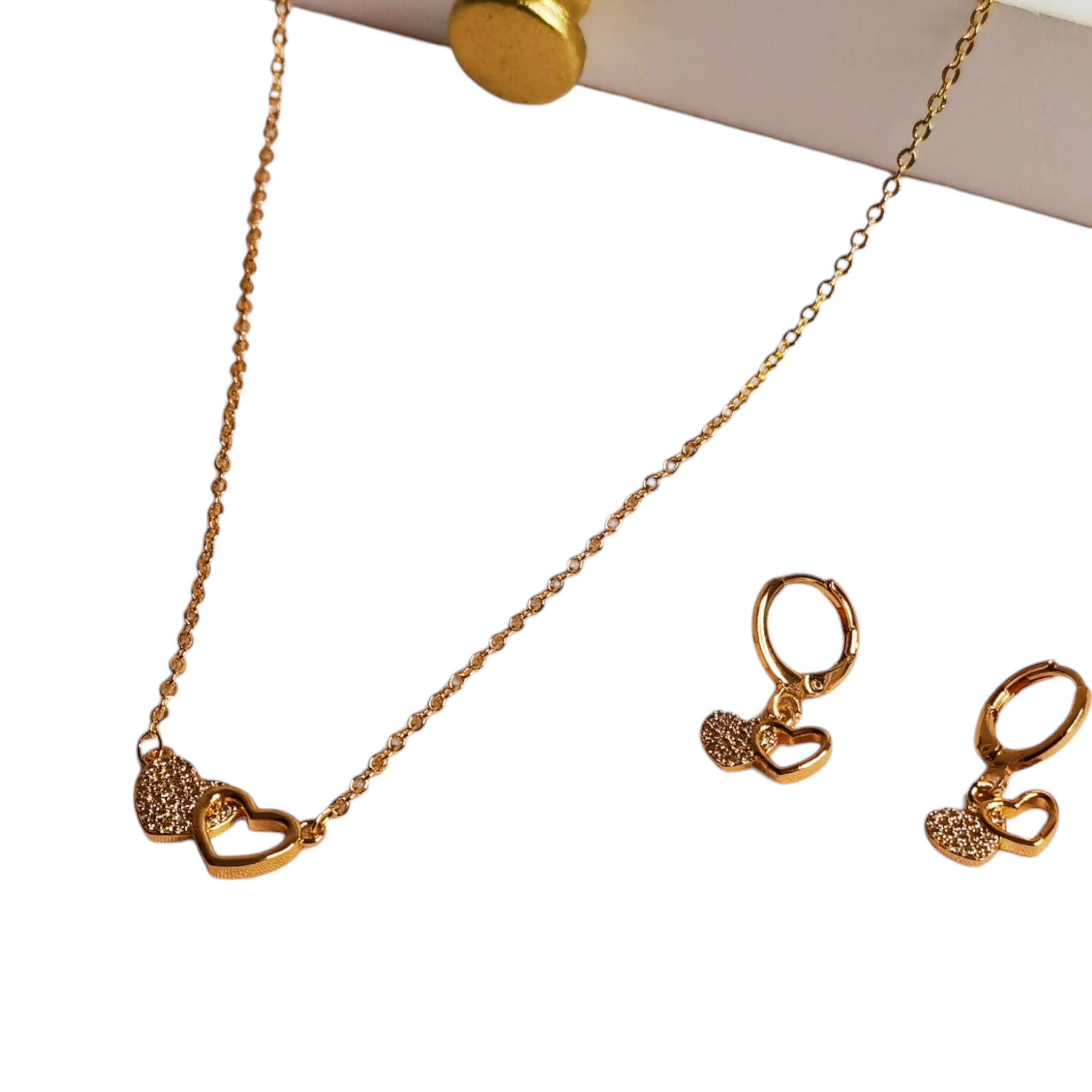 Collar y aretes