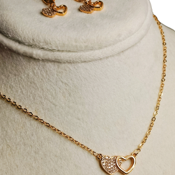 Collar y aretes