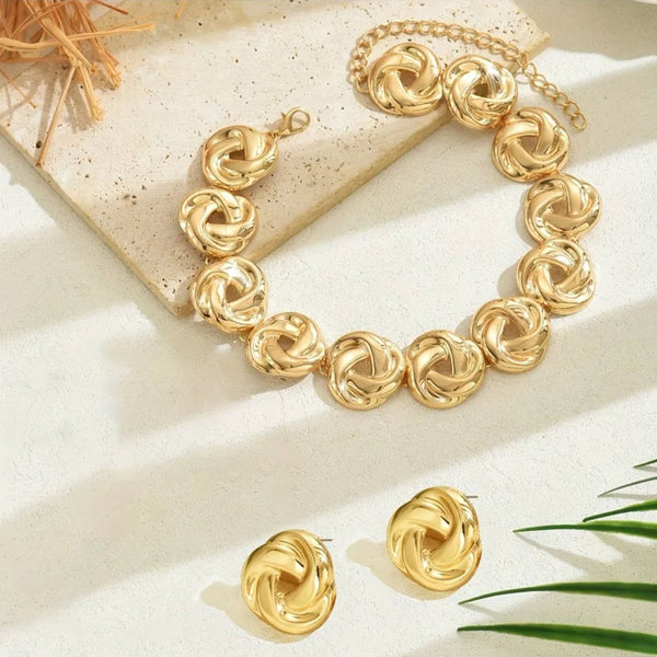 Collar y aretes mujer