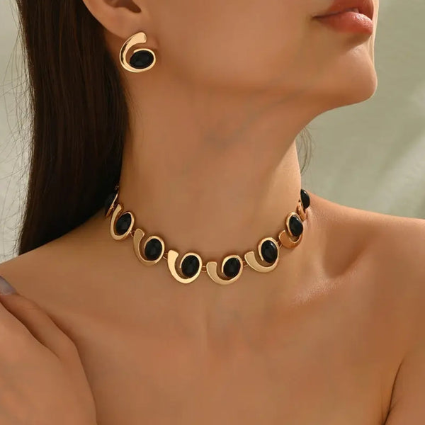 Collar y aretes