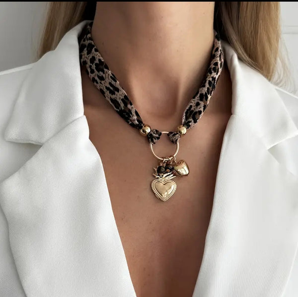 Collar animal print