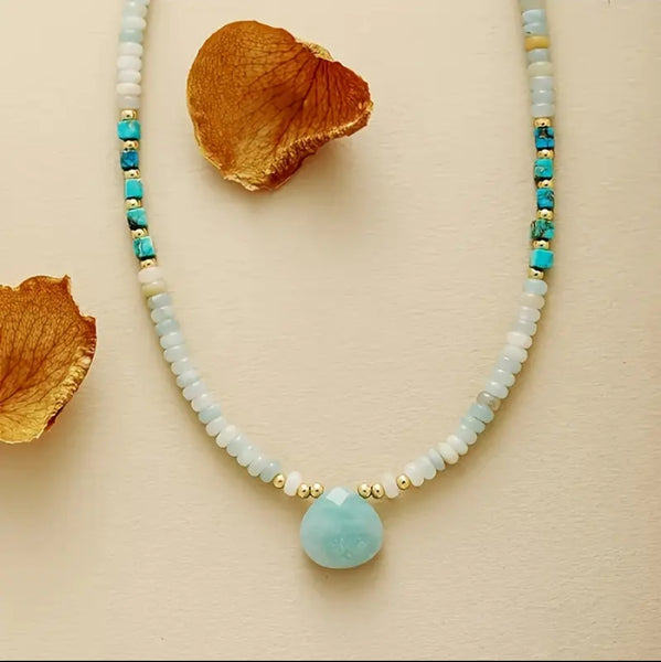 Collar de piedras naturales 