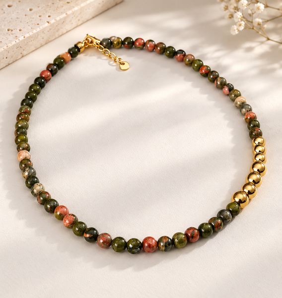 Collar de Unakita Natural con Esferas Doradas | Zefora Accesorios